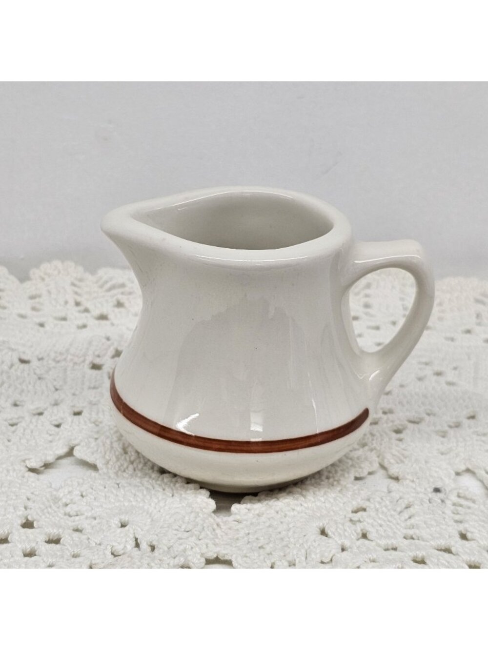 Vintage Homer Laughlin China 5oz Banquet Style Creamer Jug Ivory Brown Band Rest